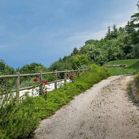 Lovely Villa 5Bdr With Pool In Le Camille San Zeno di Montagna
