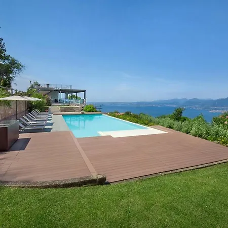 Villa Lovely Villa 5Bdr With Pool In Le Camille San Zeno di Montagna
