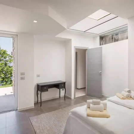 Villa Lovely Villa 5Bdr With Pool In Le Camille