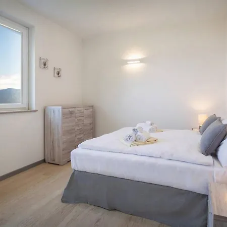 Lovely Villa 5Bdr With Pool In Le Camille Villa San Zeno di Montagna