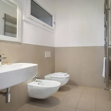 Lovely Villa 5Bdr With Pool In Le Camille San Zeno di Montagna