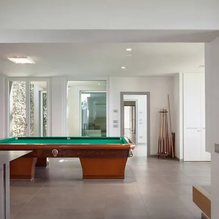 Lovely Villa 5Bdr With Pool In Le Camille San Zeno di Montagna