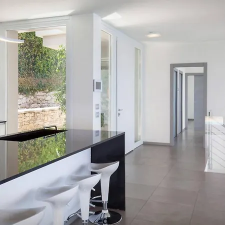 Lovely Villa 5Bdr With Pool In Le Camille *